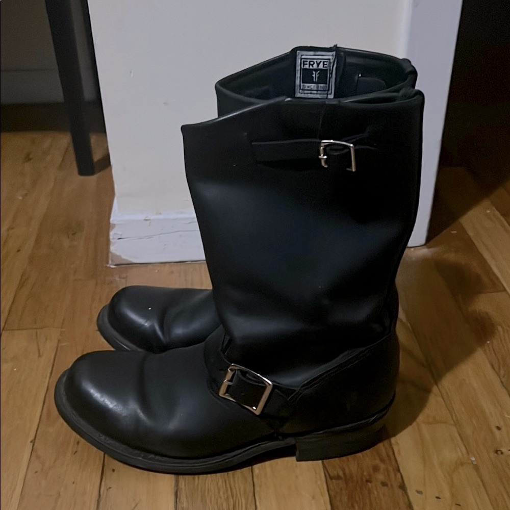 Frye Engineer 12R Women’s boot